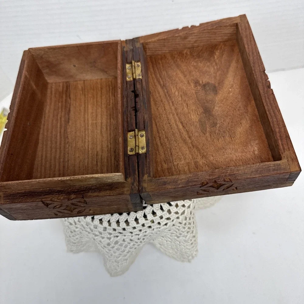 Vintage Wood Box Hand Carved Hinged . 6X2.5